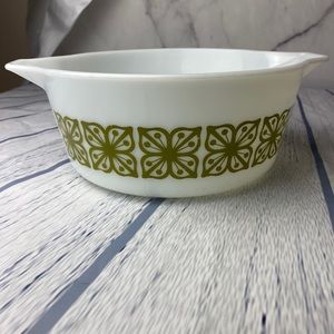 Pyrex Verde square flowers 475 no lid